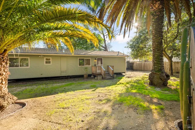 $930,000 | 2089 West Park Avenue, Napa, CA 94558