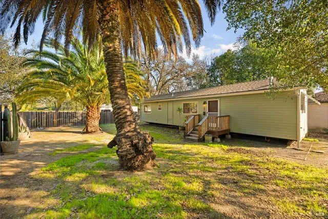 $930,000 | 2089 West Park Avenue, Napa, CA 94558