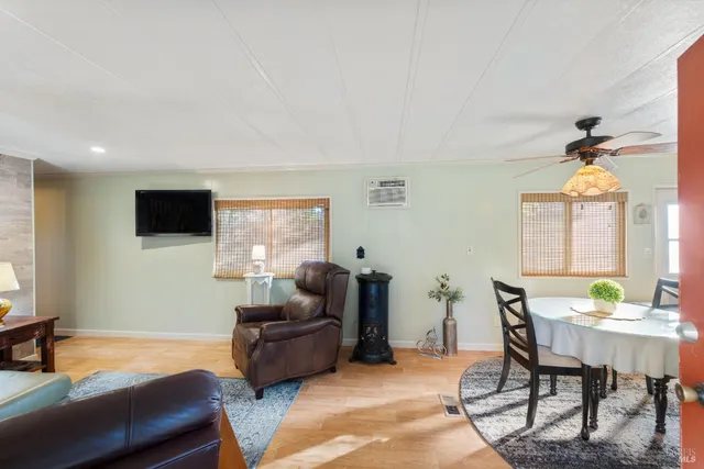 $930,000 | 2089 West Park Avenue, Napa, CA 94558