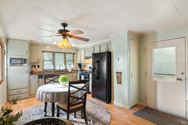 $930,000 | 2089 West Park Avenue, Napa, CA 94558