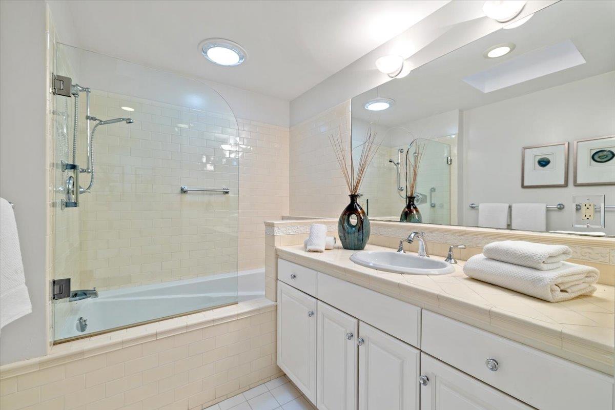 433 Edgewood Road San Mateo, CA 94402 - Photo 17 of 25 Gallery Image 17