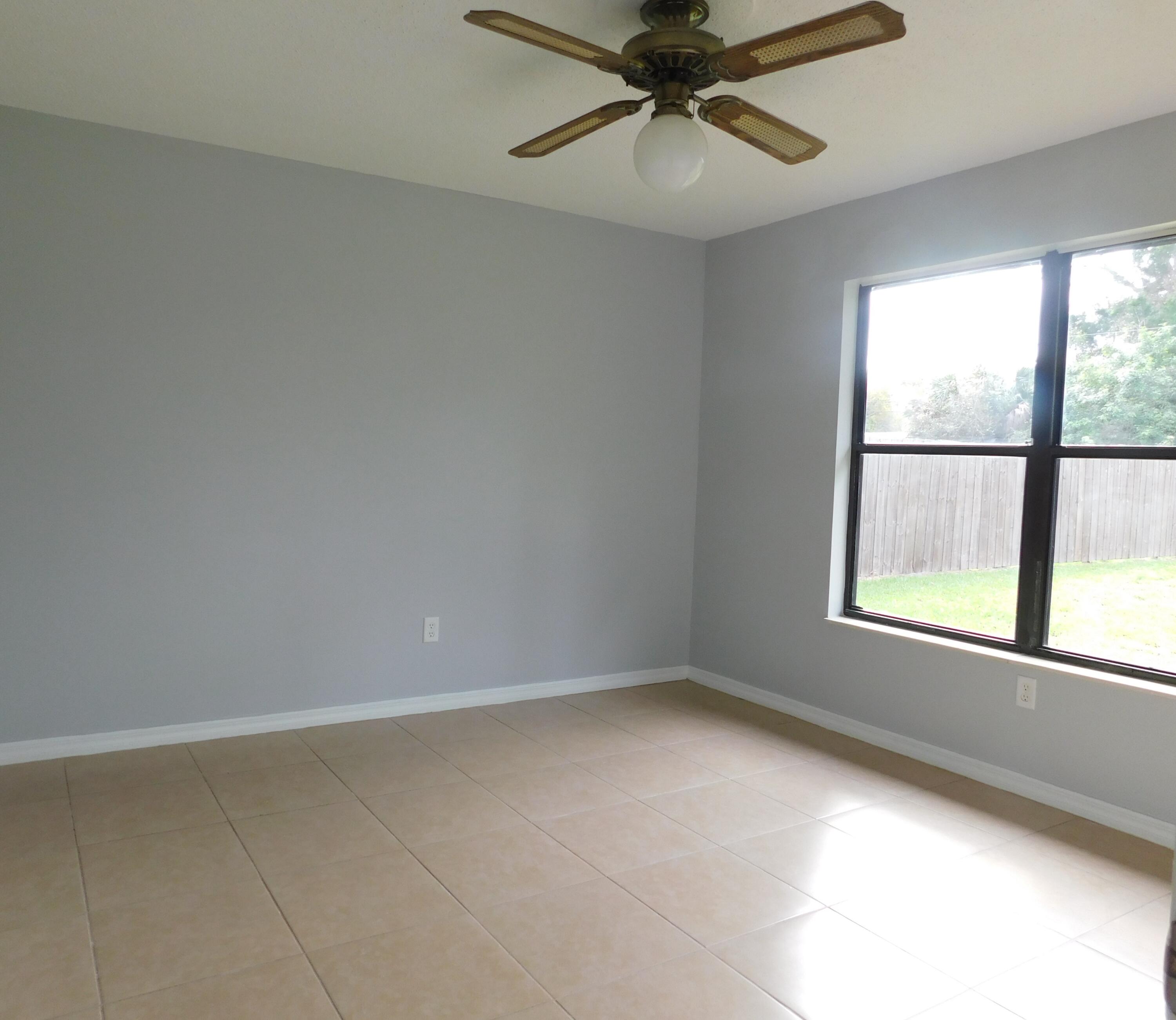6605 Pensacola Road Fort Pierce, FL 34951 - Photo 15 of 31 2nd bedroom