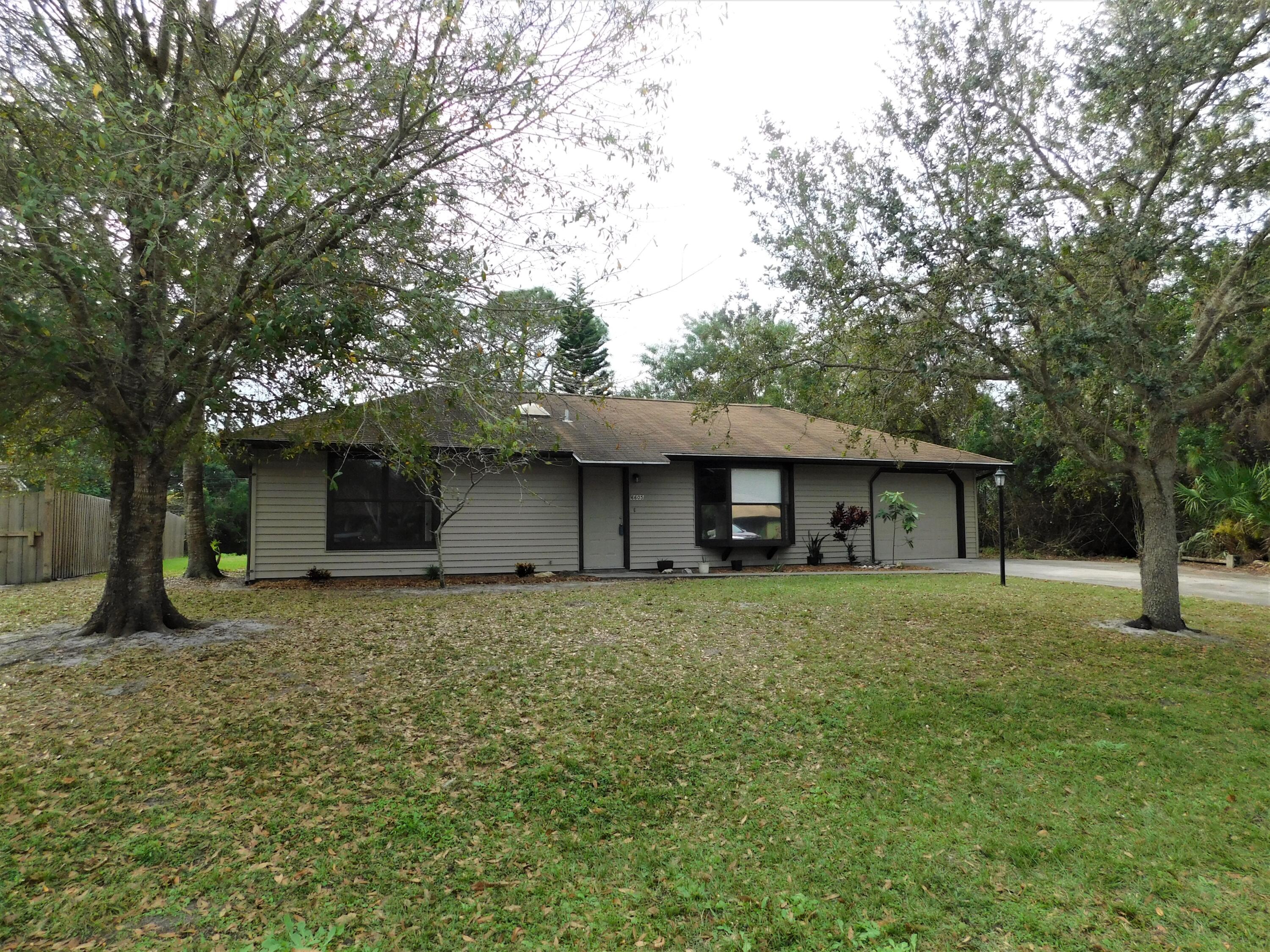 6605 Pensacola Road Fort Pierce, FL 34951 - Photo 2 of 31 Front