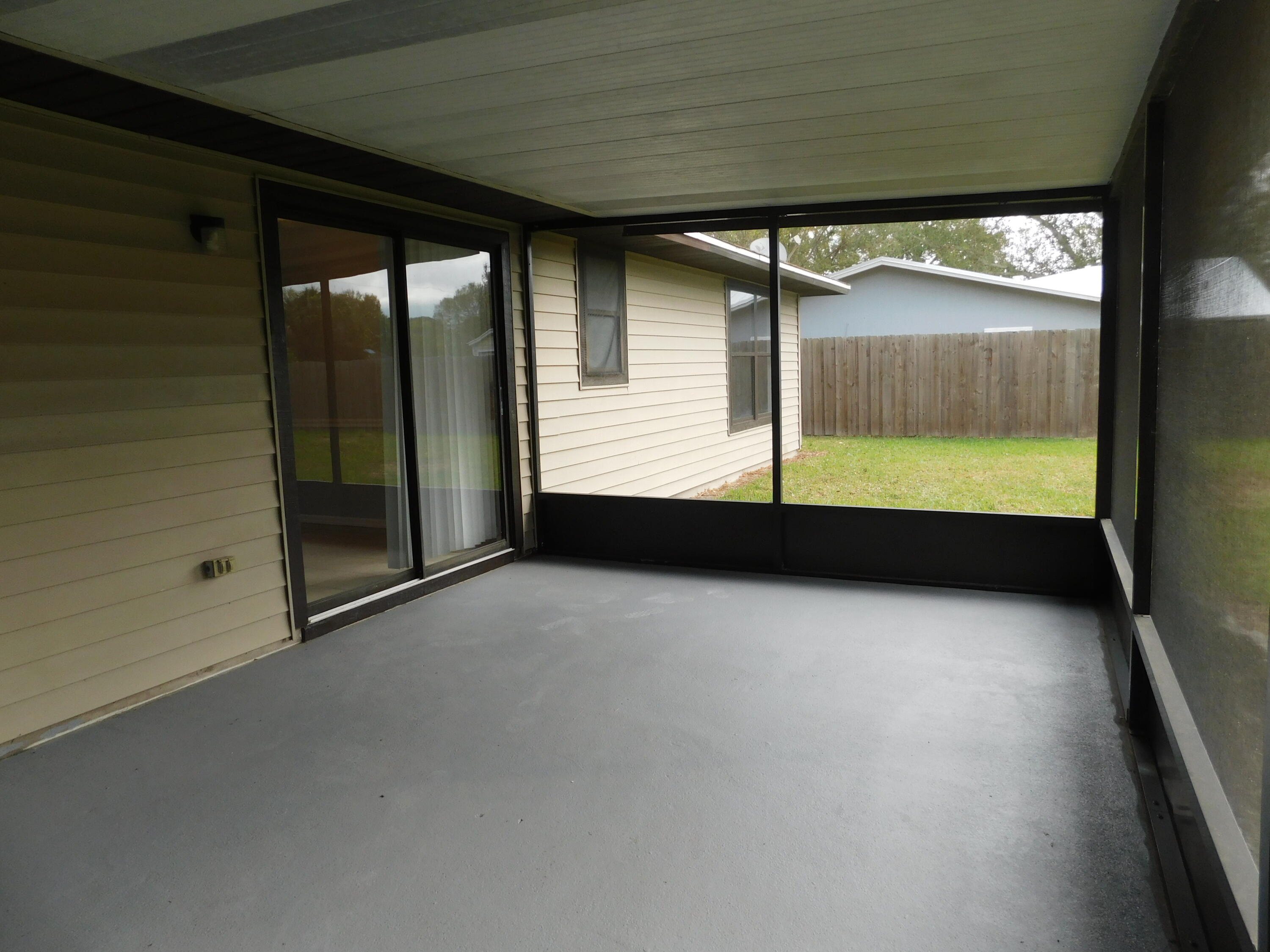 6605 Pensacola Road Fort Pierce, FL 34951 - Photo 24 of 31 Screened Porch