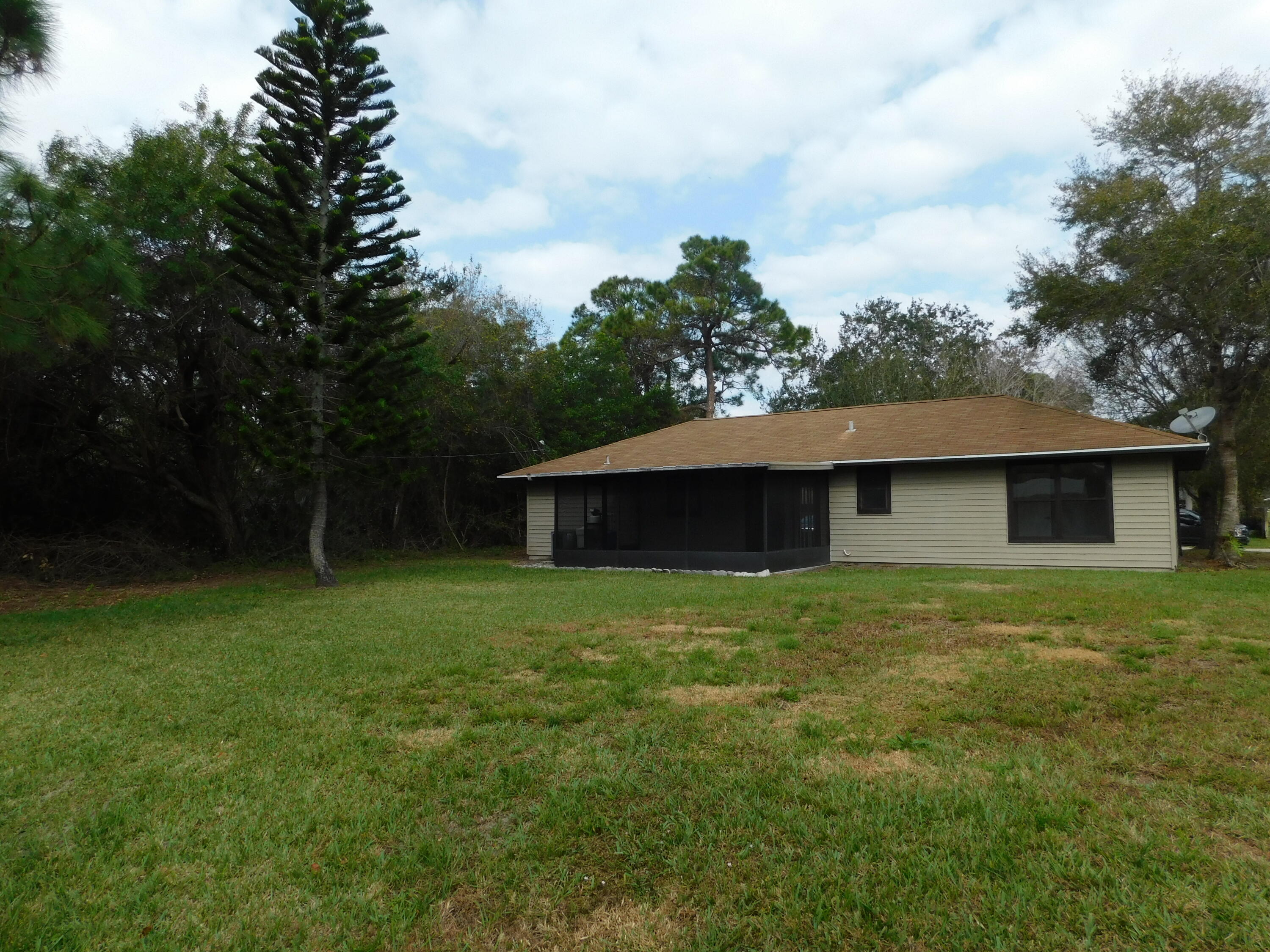 6605 Pensacola Road Fort Pierce, FL 34951 - Photo 31 of 31 Backyard