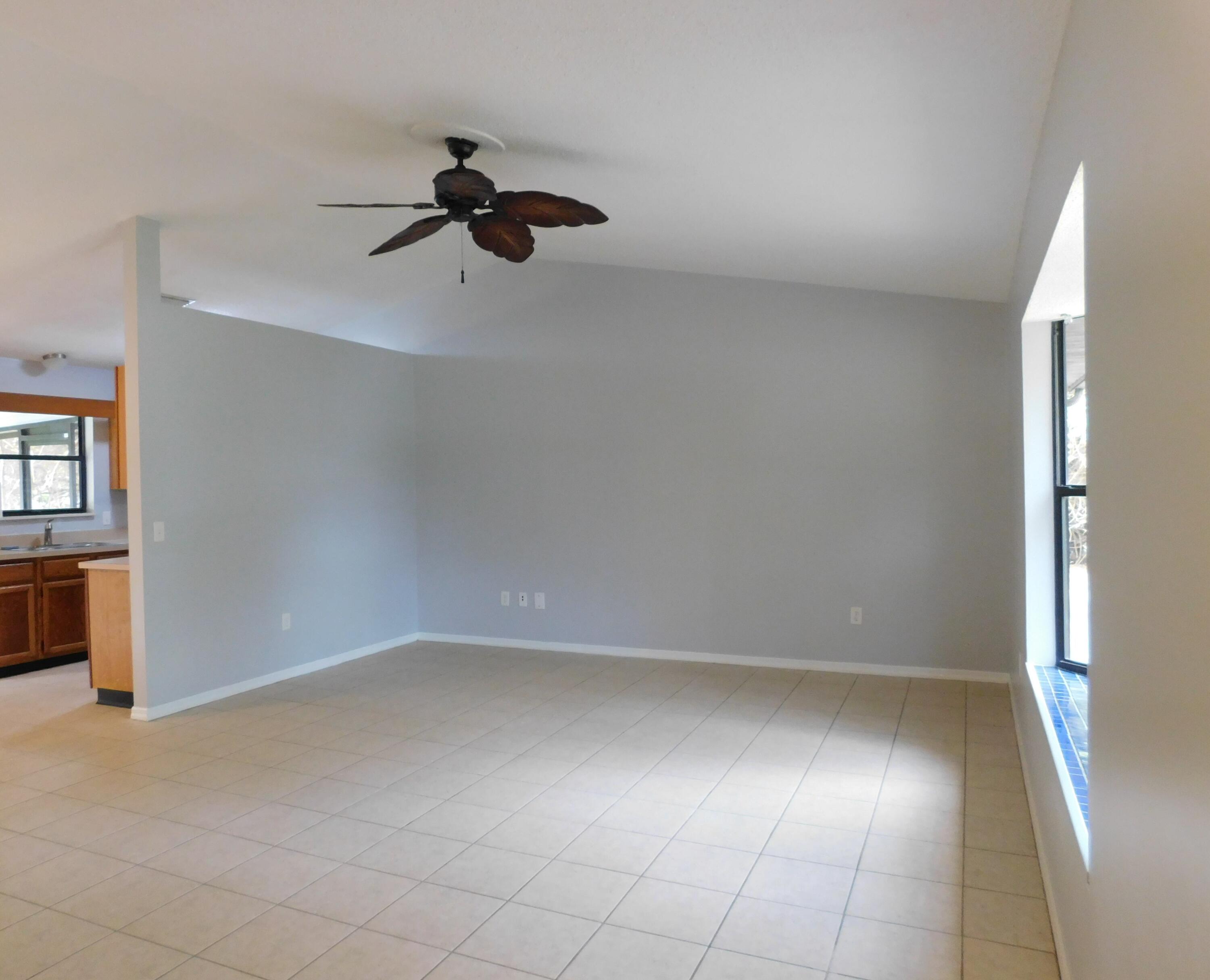 6605 Pensacola Road Fort Pierce, FL 34951 - Photo 7 of 31 Living Room