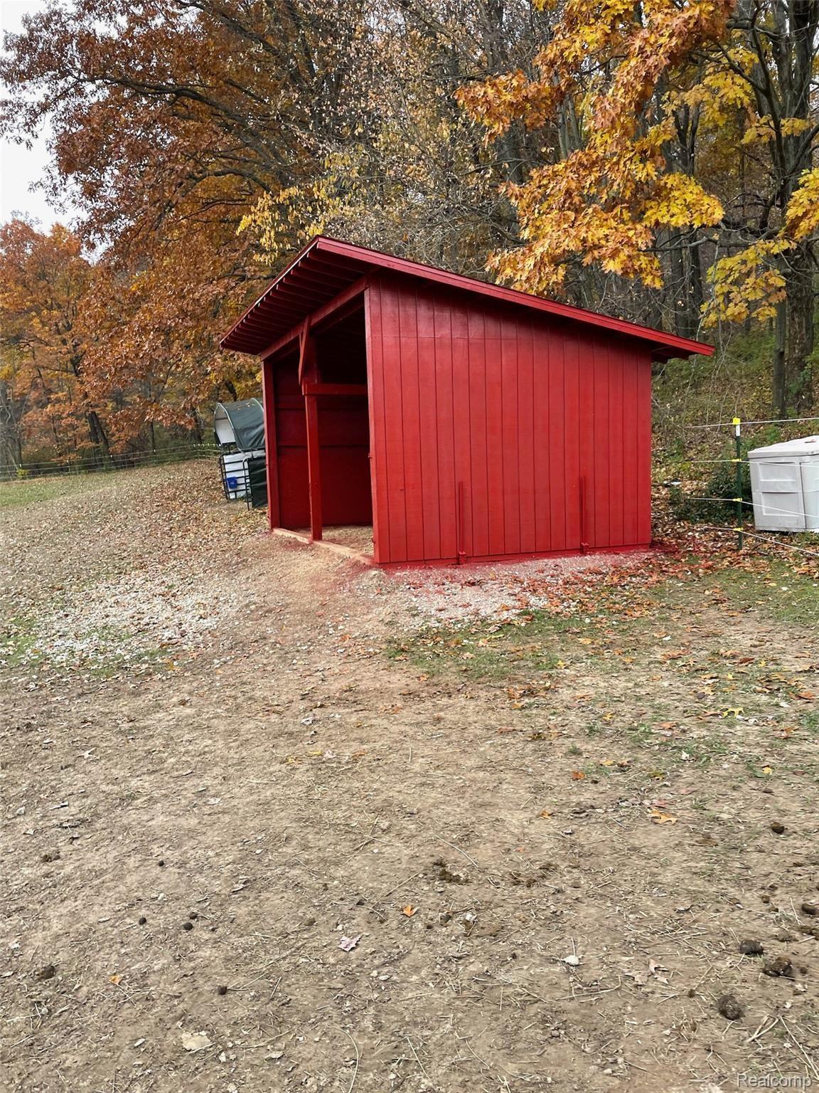210 Barron Road Holly, MI 48442 - Photo 20 of 24 Horse Stalls