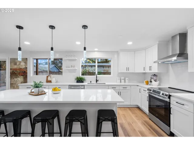 $699,000 | 2554 Southeast Buttercup Court, Hillsboro, OR 97123