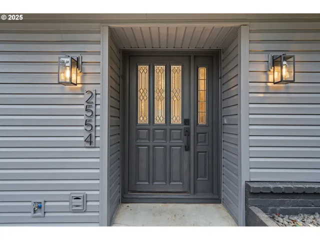 $699,000 | 2554 Southeast Buttercup Court, Hillsboro, OR 97123