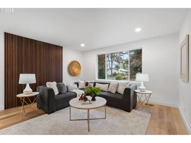 $699,000 | 2554 Southeast Buttercup Court, Hillsboro, OR 97123