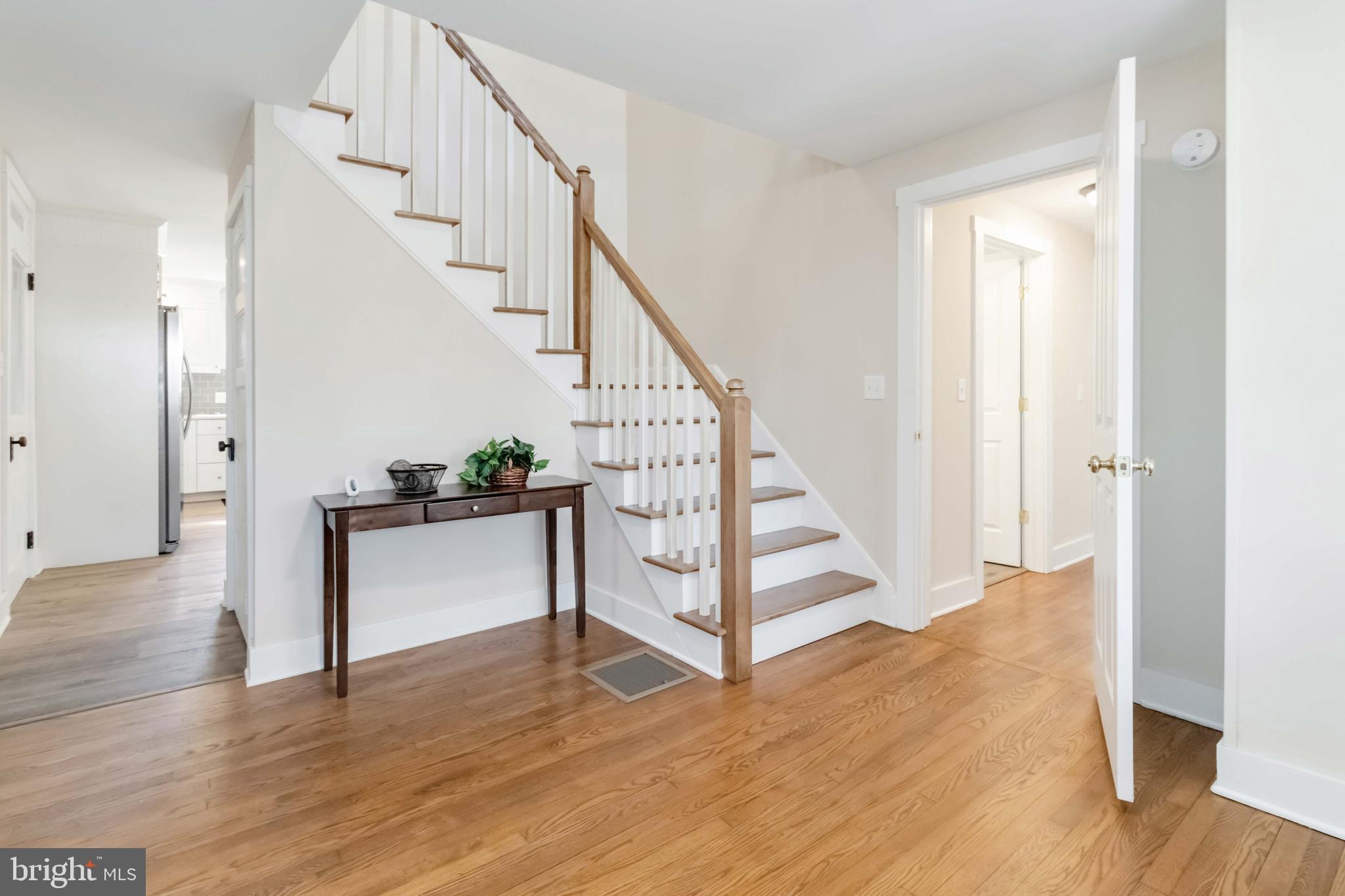 407 Pleasant View Road Hummelstown, PA 17036 - Photo 3 of 24 Foyer