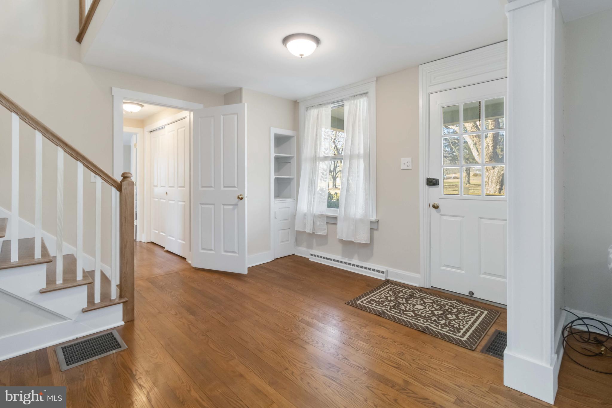 407 Pleasant View Road Hummelstown, PA 17036 - Photo 4 of 24 Foyer
