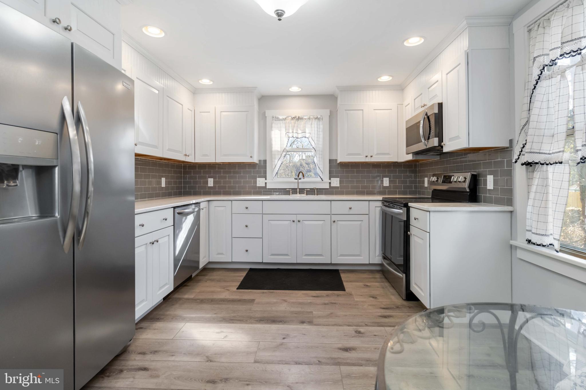 407 Pleasant View Road Hummelstown, PA 17036 - Photo 7 of 24 Kitchen