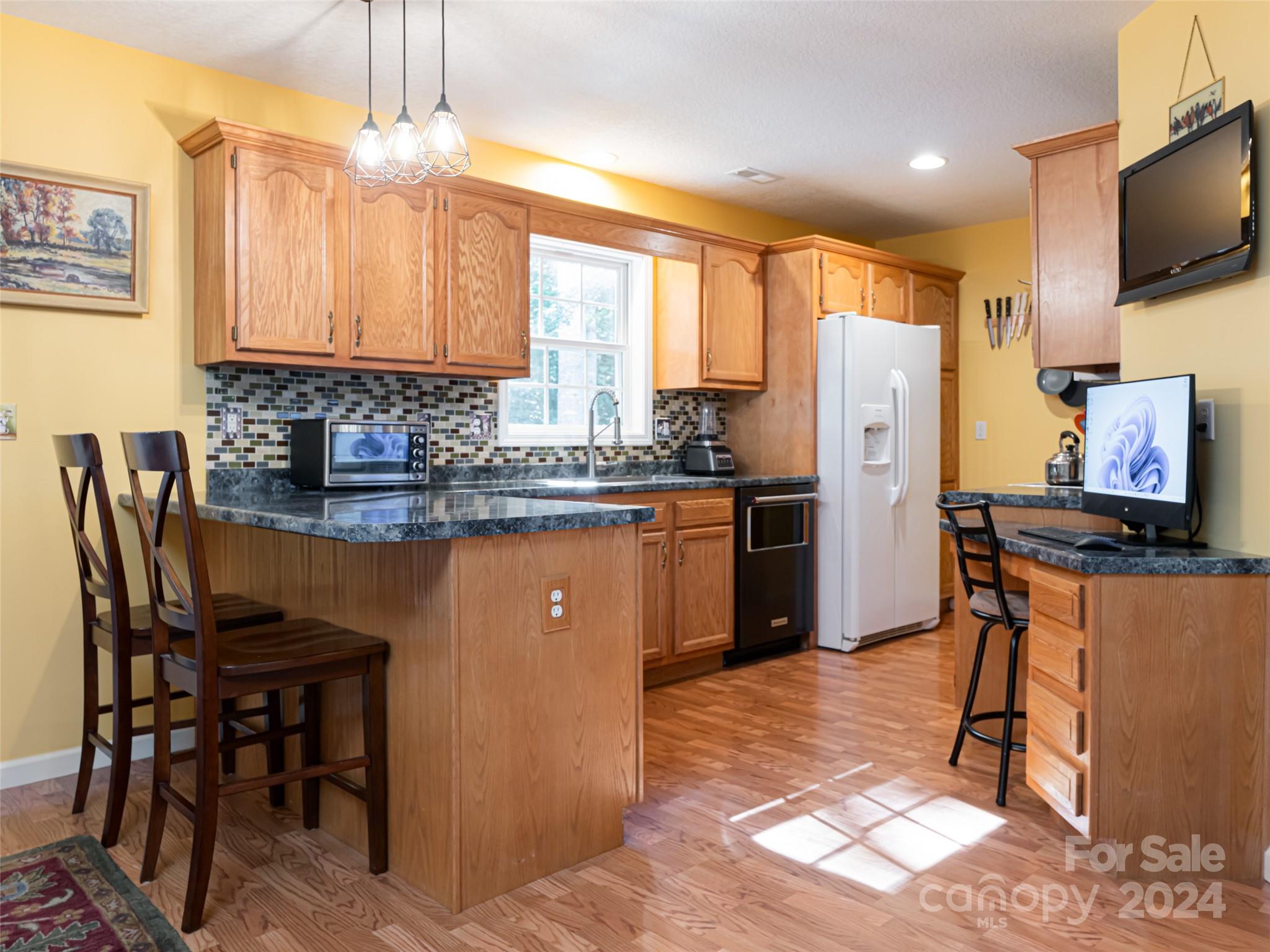 17 Cole Road Leicester, NC 28748 - Photo 9 of 42 Gallery Image 9