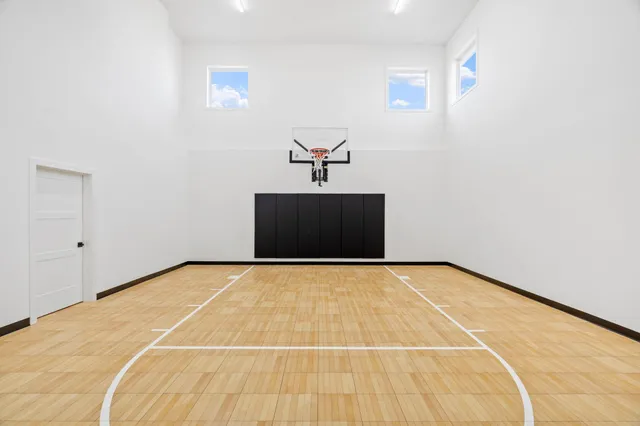 $2,700,000 | 16404 47th Place North, Plymouth, MN 55446