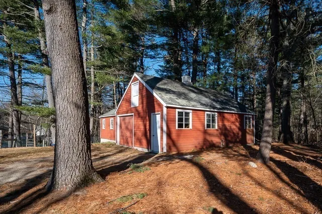 $425,000 | 31 Cemetery Street, Mendon, MA 01756