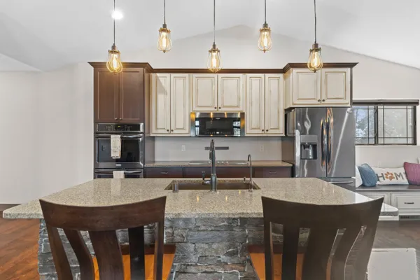 $999,999 | N5302 Crossman Road, Lake Mills, WI 53551