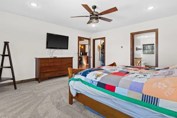 $999,999 | N5302 Crossman Road, Lake Mills, WI 53551