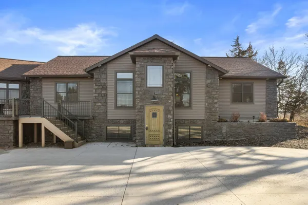 $999,999 | N5302 Crossman Road, Lake Mills, WI 53551