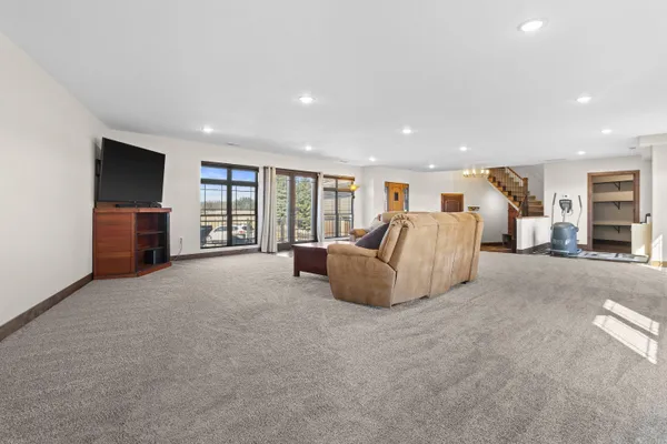 $999,999 | N5302 Crossman Road, Lake Mills, WI 53551