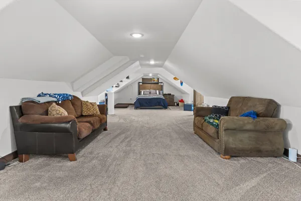 $999,999 | N5302 Crossman Road, Lake Mills, WI 53551