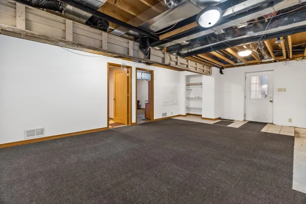 $999,999 | N5302 Crossman Road, Lake Mills, WI 53551