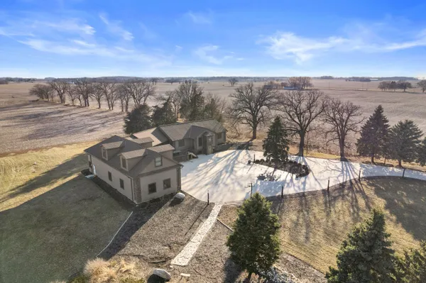 $999,999 | N5302 Crossman Road, Lake Mills, WI 53551