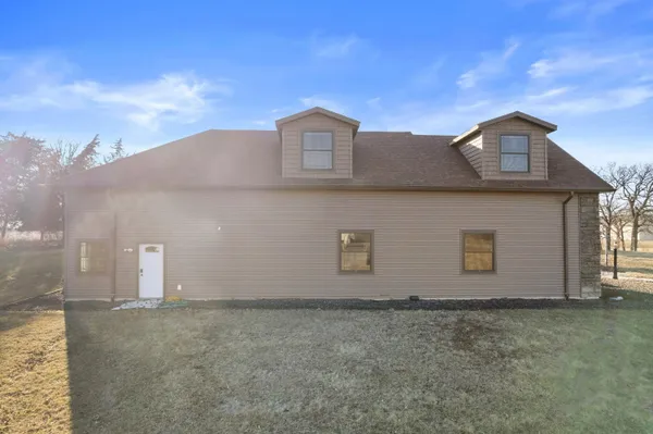 $999,999 | N5302 Crossman Road, Lake Mills, WI 53551