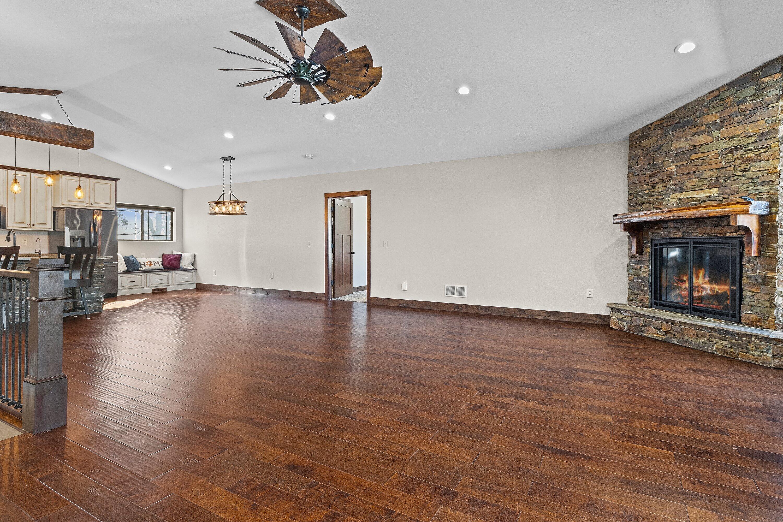 N5302 Crossman Road Lake Mills, WI 53551 - Photo 7 of 71 IMG_4494