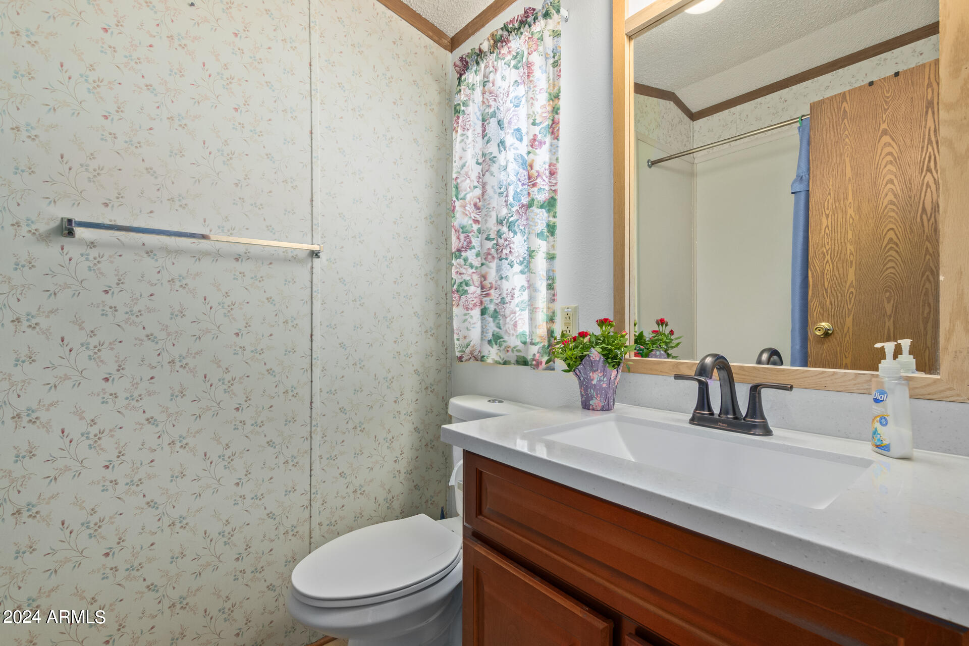 501 East Ray Road, Unit 211 Chandler, AZ 85225 - Photo 23 of 40 23 - Primary bathroom