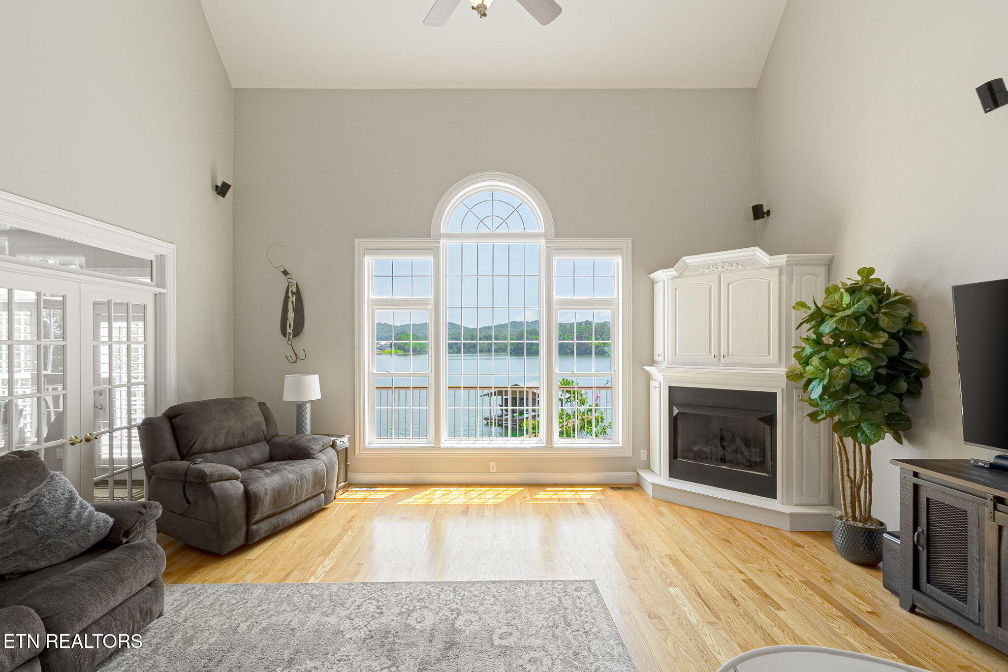 231 Holiday Point Drive Spring City, TN 37381 - Photo 12 of 60 15-web-or-mls-015--FULL