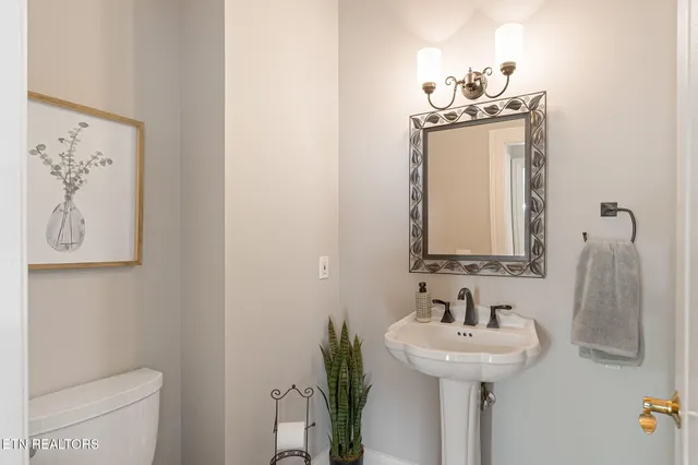 $1,950,000 | 231 Holiday Point Drive, Spring City, TN 37381