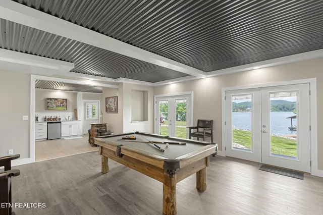 $1,950,000 | 231 Holiday Point Drive, Spring City, TN 37381