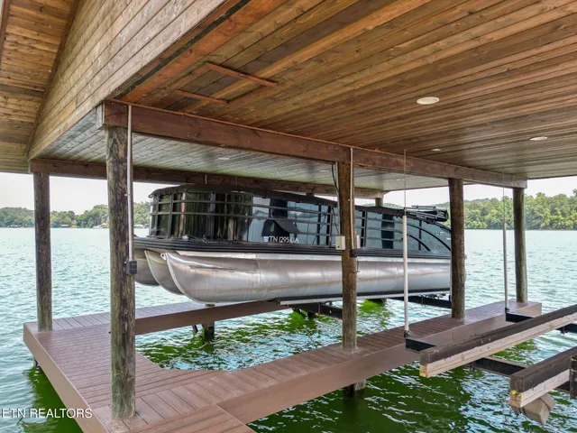 $1,950,000 | 231 Holiday Point Drive, Spring City, TN 37381