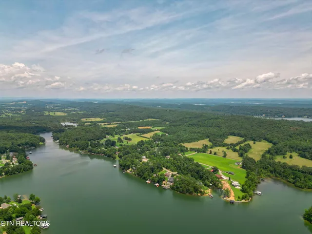 $1,950,000 | 231 Holiday Point Drive, Spring City, TN 37381