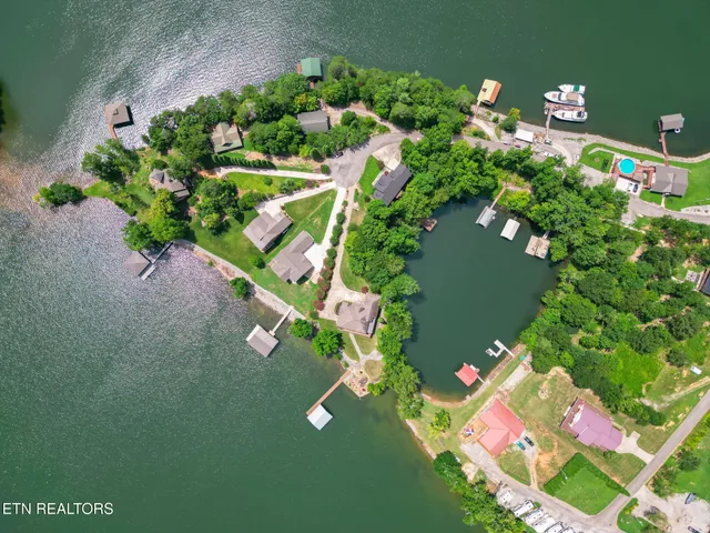 $1,950,000 | 231 Holiday Point Drive, Spring City, TN 37381