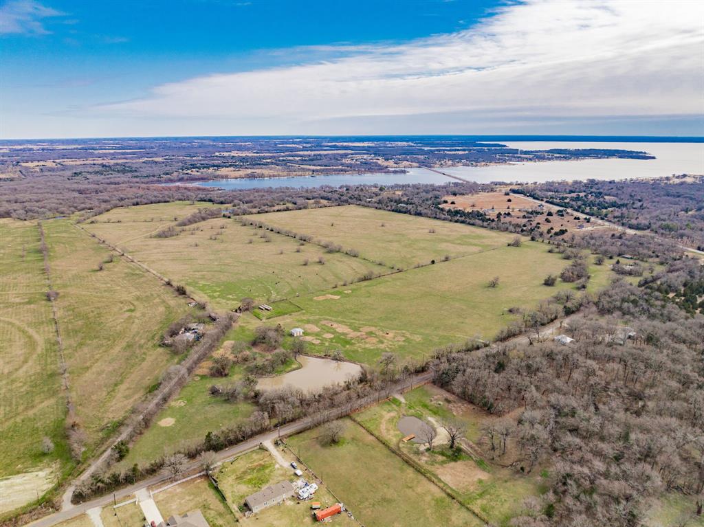 352 Rs County Road 1605 Point, TX 75472 - Photo 2 of 37