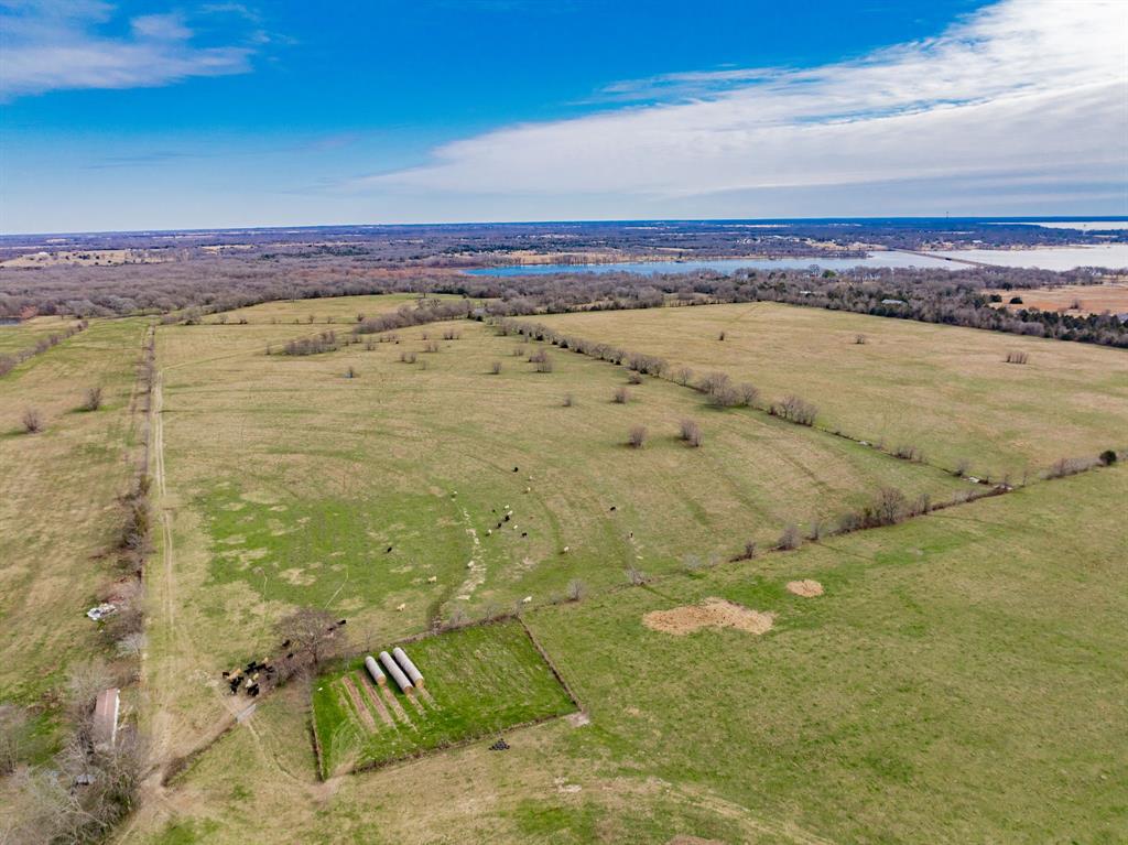 352 Rs County Road 1605 Point, TX 75472 - Photo 7 of 37