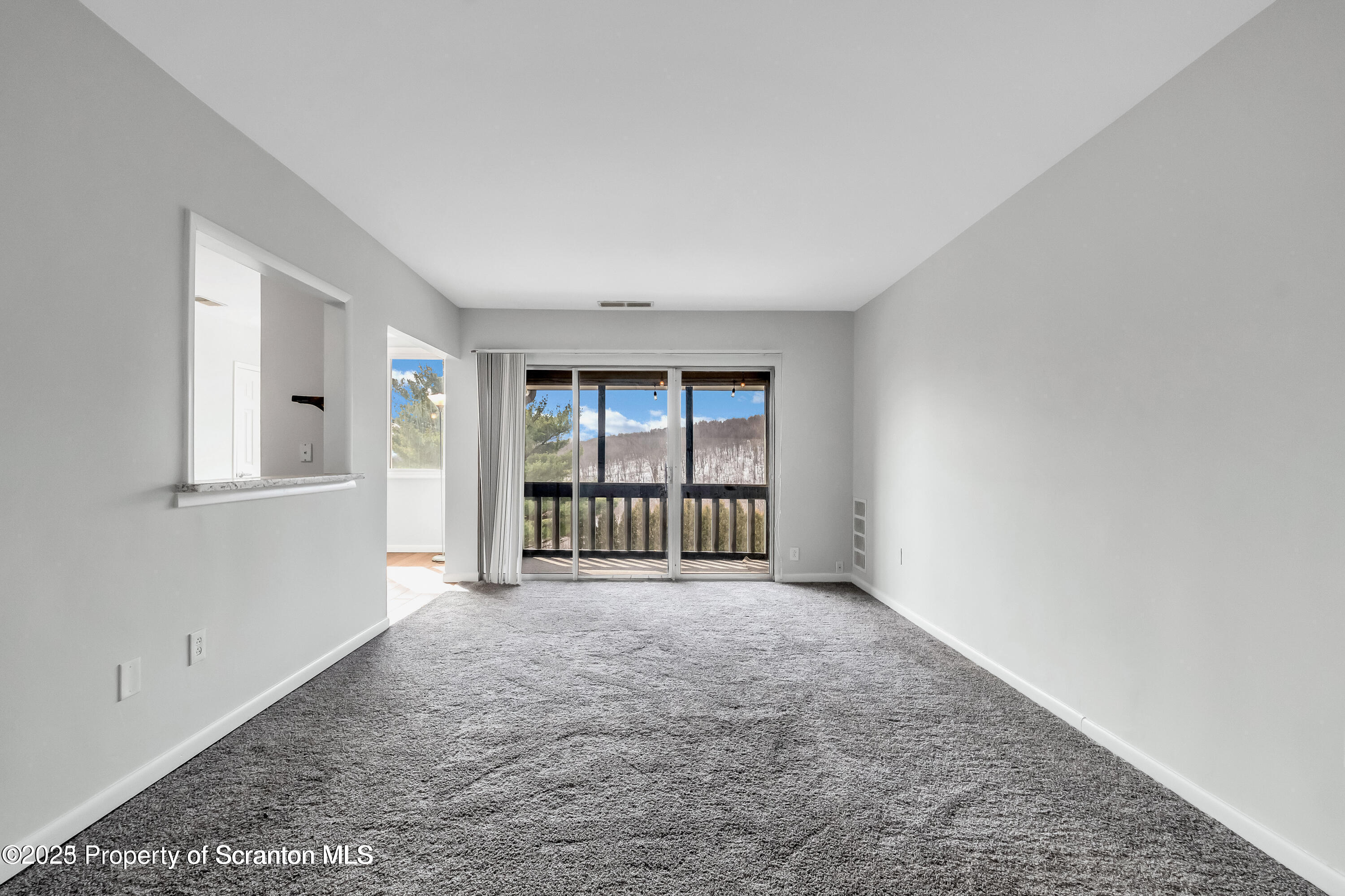 1711 Summit Pointe Scranton, PA 18508 - Photo 7 of 12 20230302145649992392000000-o