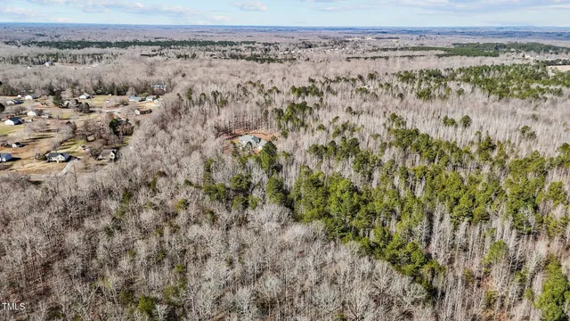 a view of a dry yard
