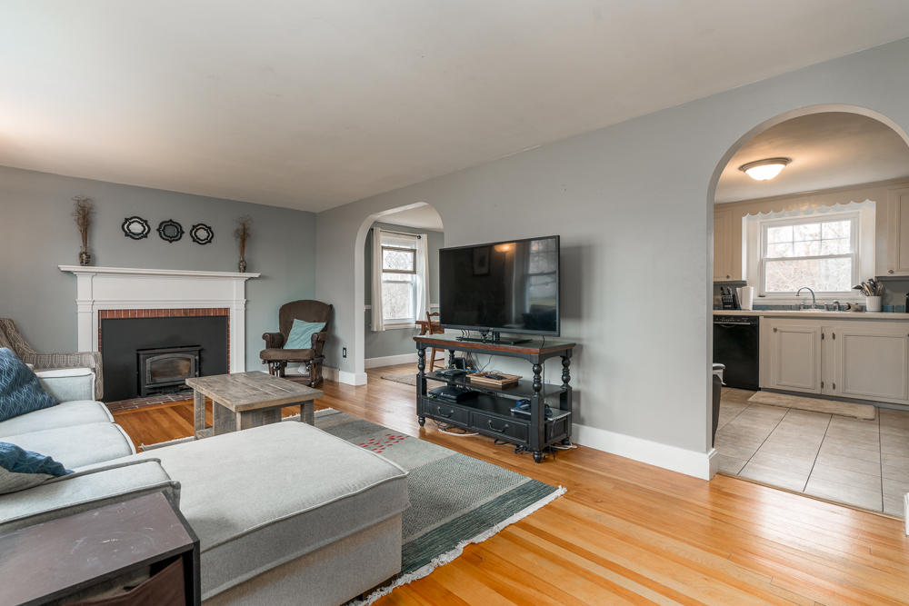 18 Hillview Road Gorham, ME 04038 - Photo 7 of 31 18hillviewroad-5