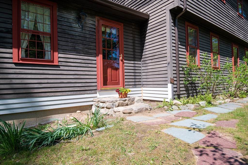431 Linebrook Road Ipswich, MA 01938 - Photo 3 of 39