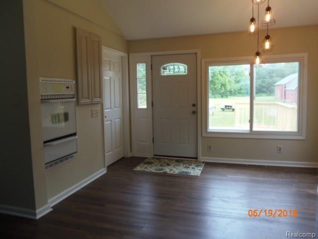 905 County Farm Road Howell, MI 48843 - Photo 7 of 28