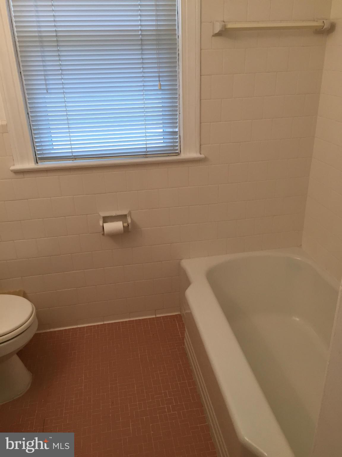 3207 Willoughby Road Baltimore, MD 21234 - Photo 14 of 18 Bath