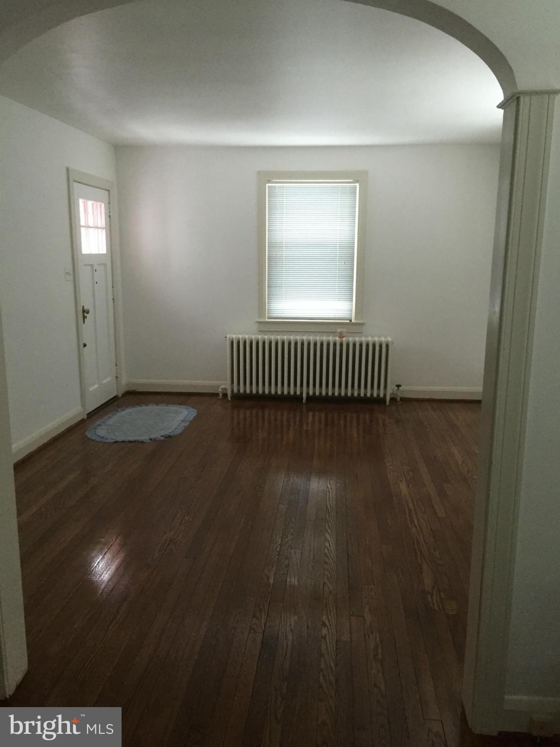3207 Willoughby Road Baltimore, MD 21234 - Photo 3 of 18 Living Room