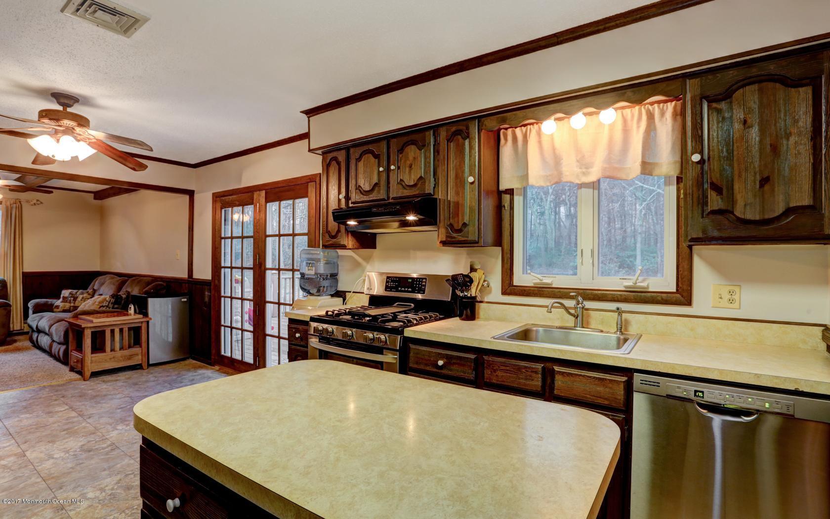 36 Hopkins Road New Egypt, NJ 08533 - Photo 10 of 20 Kitchen