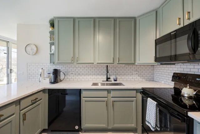 $3,000 | 6000 East Lake Drive, Unit 1D, Lisle, IL 60532