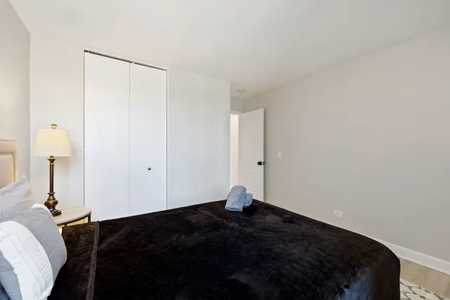 $3,000 | 6000 East Lake Drive, Unit 1D, Lisle, IL 60532