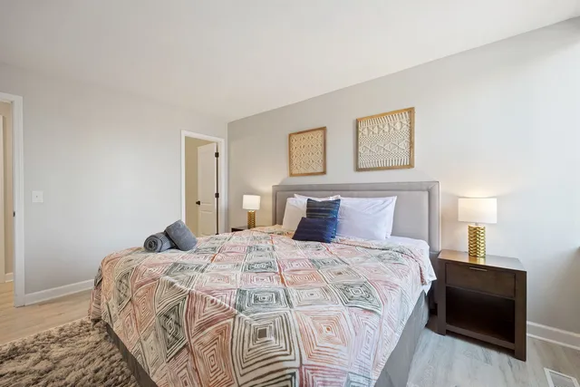 $3,000 | 6000 East Lake Drive, Unit 1D, Lisle, IL 60532