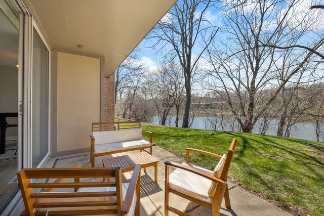 $3,000 | 6000 East Lake Drive, Unit 1D, Lisle, IL 60532